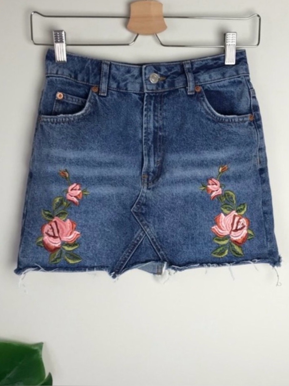 Topshop Denim Mini Skirt Floral Embroidered Jean Skirt Blue Size 2